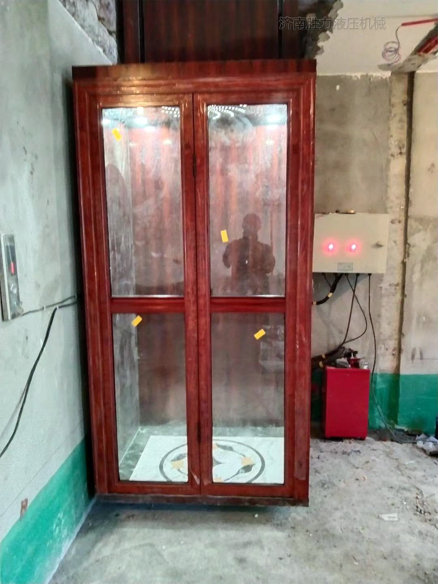 家用小型電梯在西安安裝完畢！